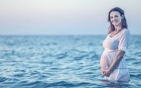 Ibu Hamil Hati- hati! 7 Kebiasaan ini Bisa Berbahaya untuk Kehamilan