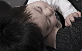 Apa saja pertolongan pertama yang harus orangtua lakukan saat anak sakit?